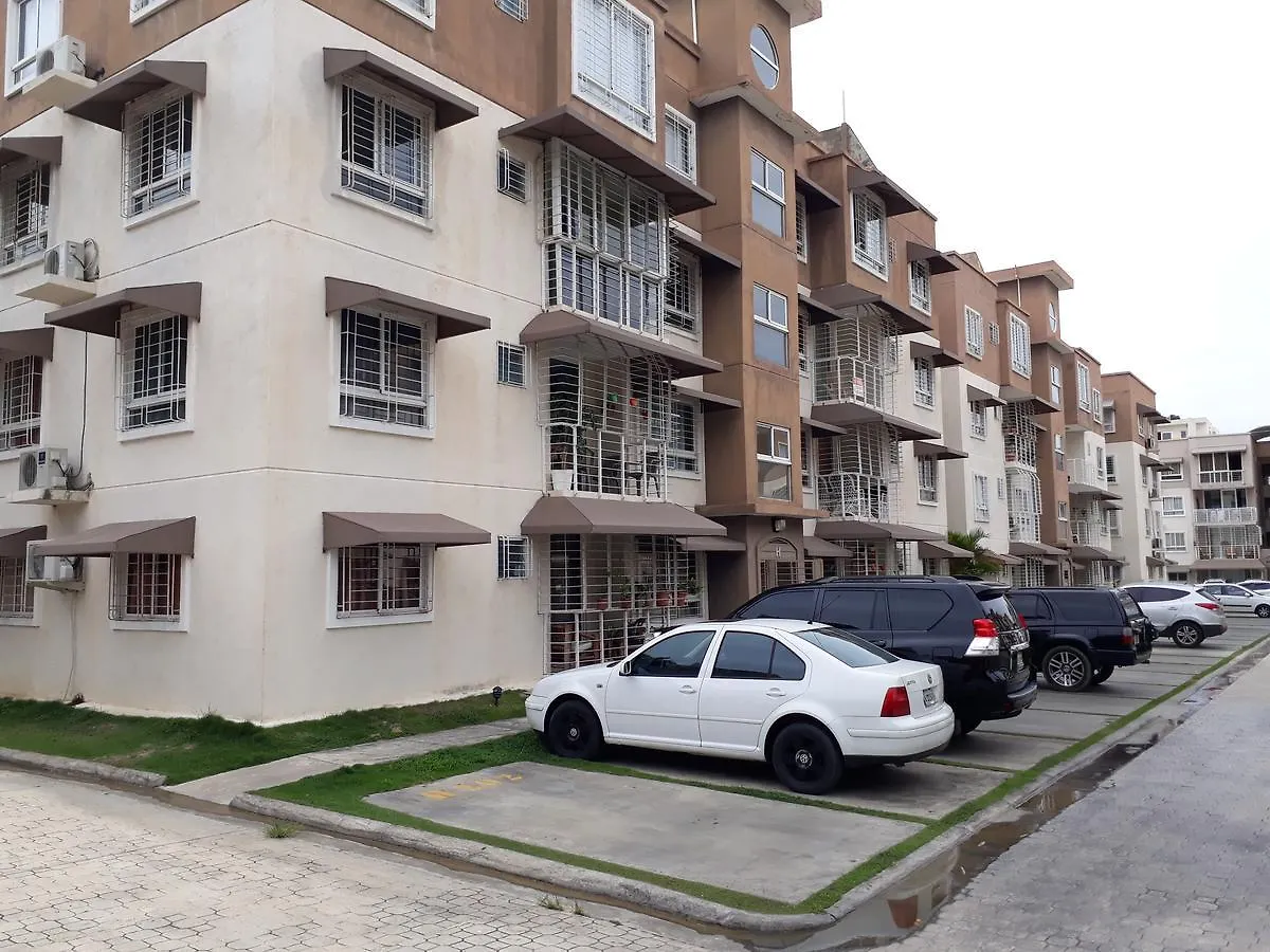 Parque Verde 3 Brs Ac 2 Baths Near Us Embassy Apartamento Santo Domingo 0*,  República Dominicana